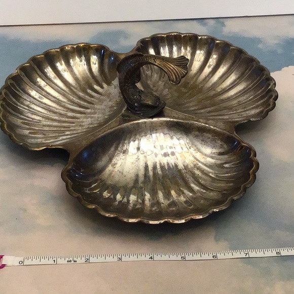 Vintage silver colored metal, three part seashell serving dish with fish motif - Picture 3 of 7